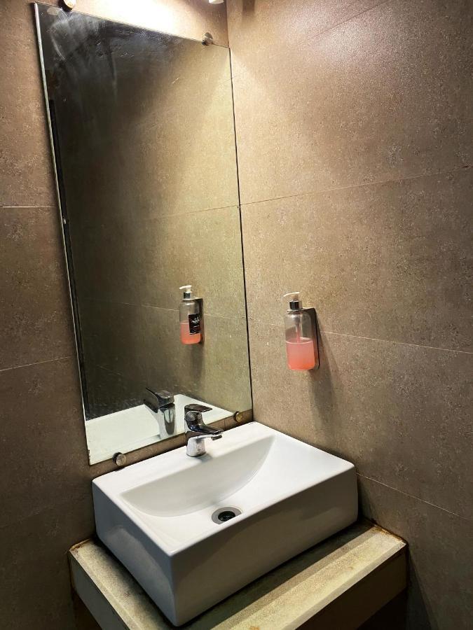 Hotel Pearl'S Bkc Inn- Near Trade Centre, Visa Consulate ムンバイ エクステリア 写真